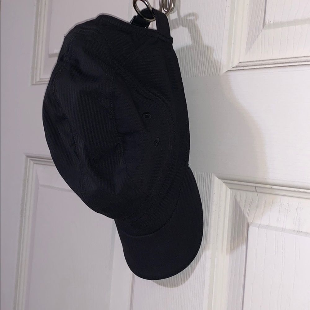 LULULEMON RUNNING CAP
